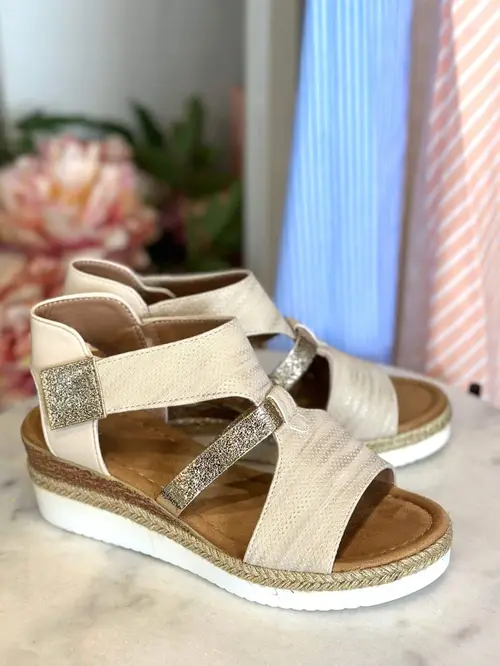 Marina Sandal med kilehæl - Beige 36