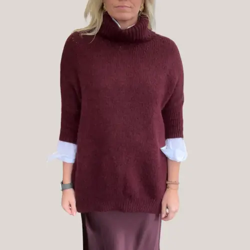 M3025799 bordeaux knit sweater med rulle krave i lang