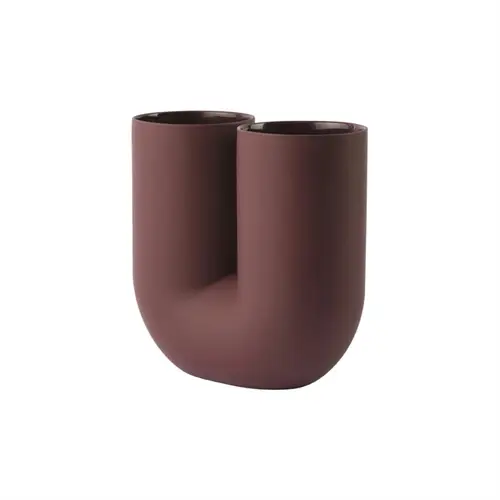 Muuto Kink Vase H26 Deep Red