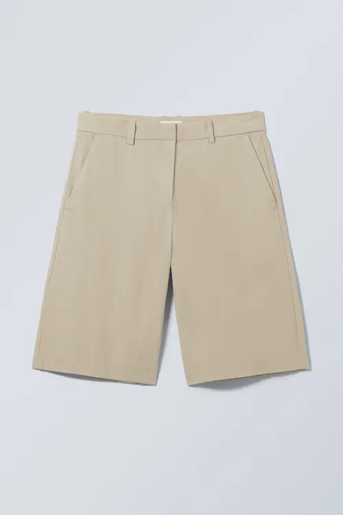 Weekday Knælange Chino-shorts Beige I størrelse 38