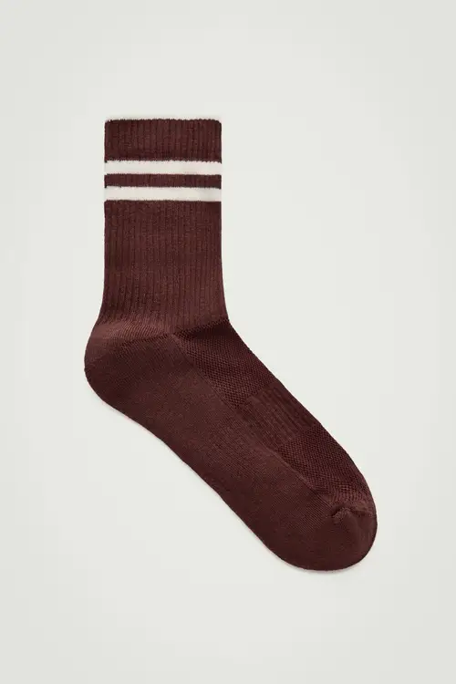 STRIPED SPORTS SOCKS