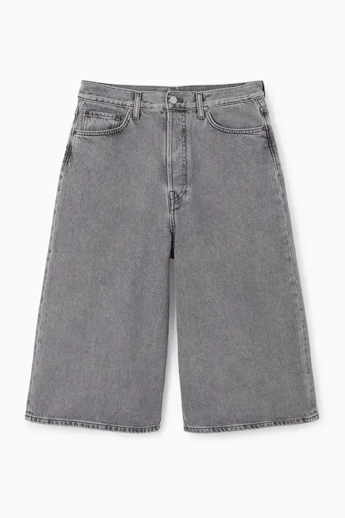 KNEE-LENGTH DENIM SHORTS