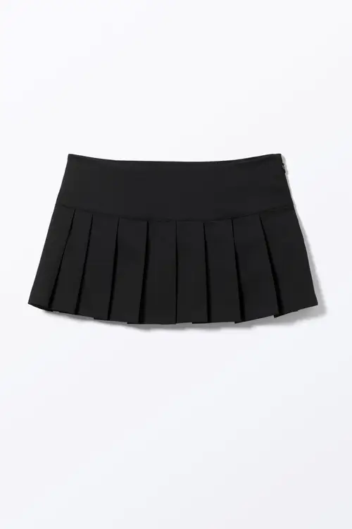 Low Pleated Mini Skirt - Black