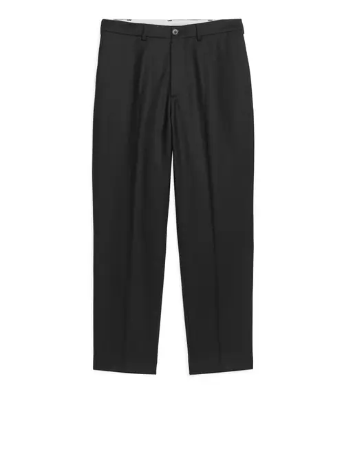 Cropped Tapered Wool Trousers - Black