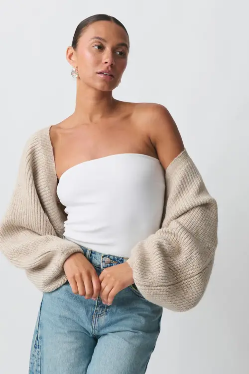 Oversized knitted bolero