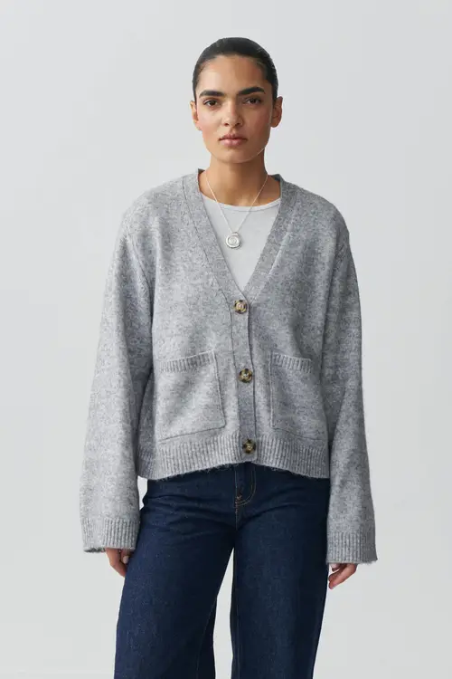 Relaxed knitted cardigan