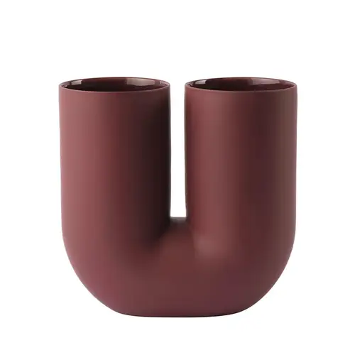 Muuto - Kink Vase H26,3 Deep Rød