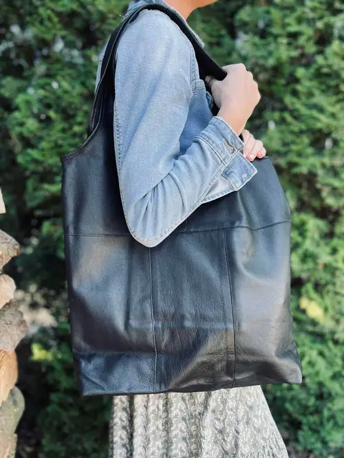 Oversize Læder Shopper - Black - Str. 32