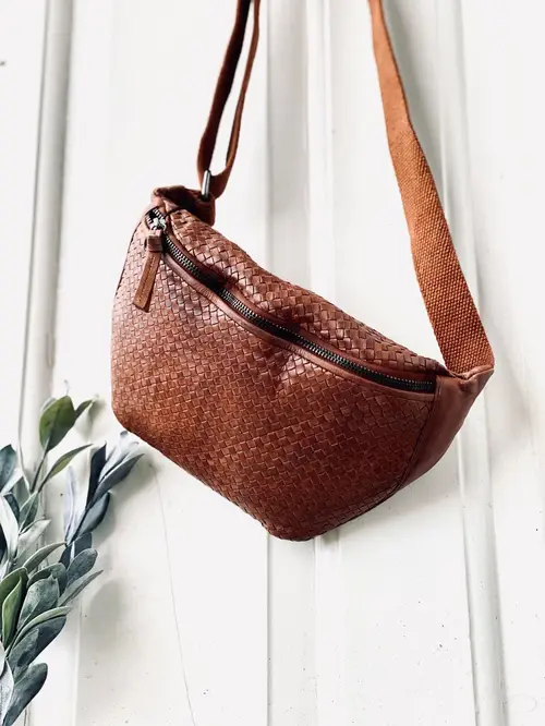 Bumbag KATIE flet - Dark cognac  - Str. 118