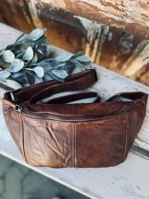 Bumbag JUNE - BIG Dark cognac  - Str. 118