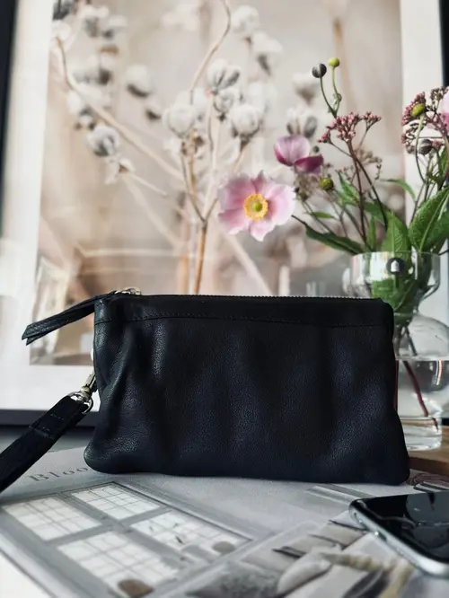 Clutch SALLY Black - Lang taskerem medfølger