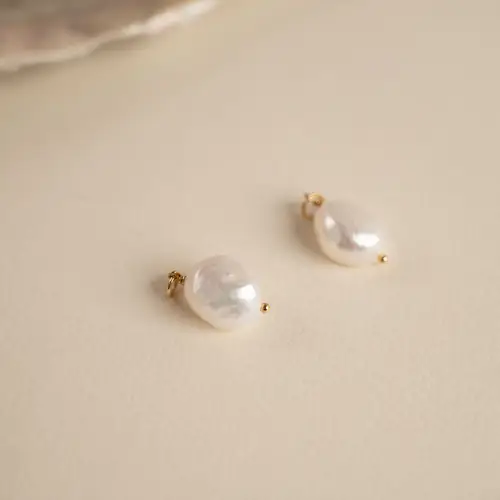 NOELLA PEARL GOLDEN EARRING CHARM - Charm - Sisi Copenhagen