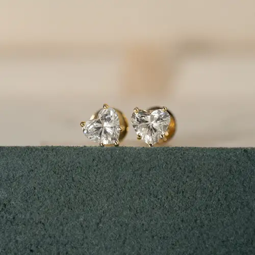 HEART DIAMOND STUD EARRING - 1.2ct - YG - Øreringe - Sisi Copenhagen