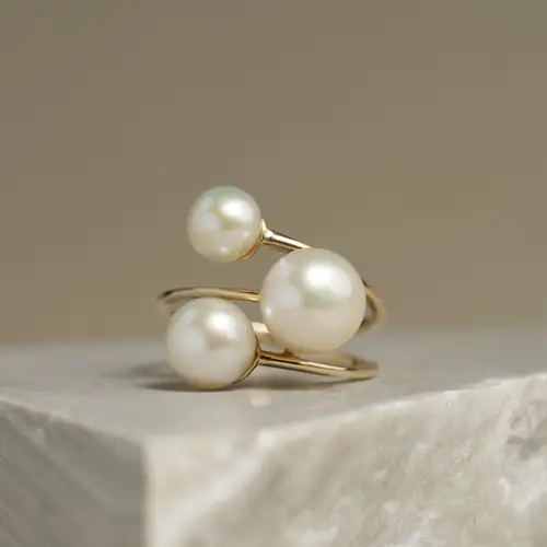 REGINA PEARL SOLID GOLD RING - Ring - Sisi Copenhagen