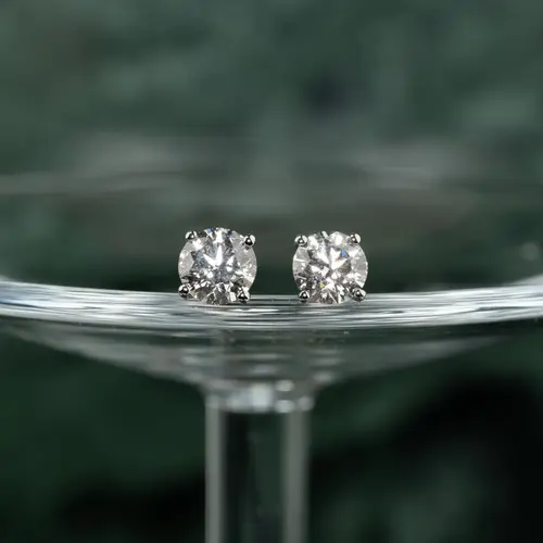 CLASSIC SOLITAIRE DIAMOND STUD EARRING - 1.5ct - WG - Øreringe - Sisi Copenhagen